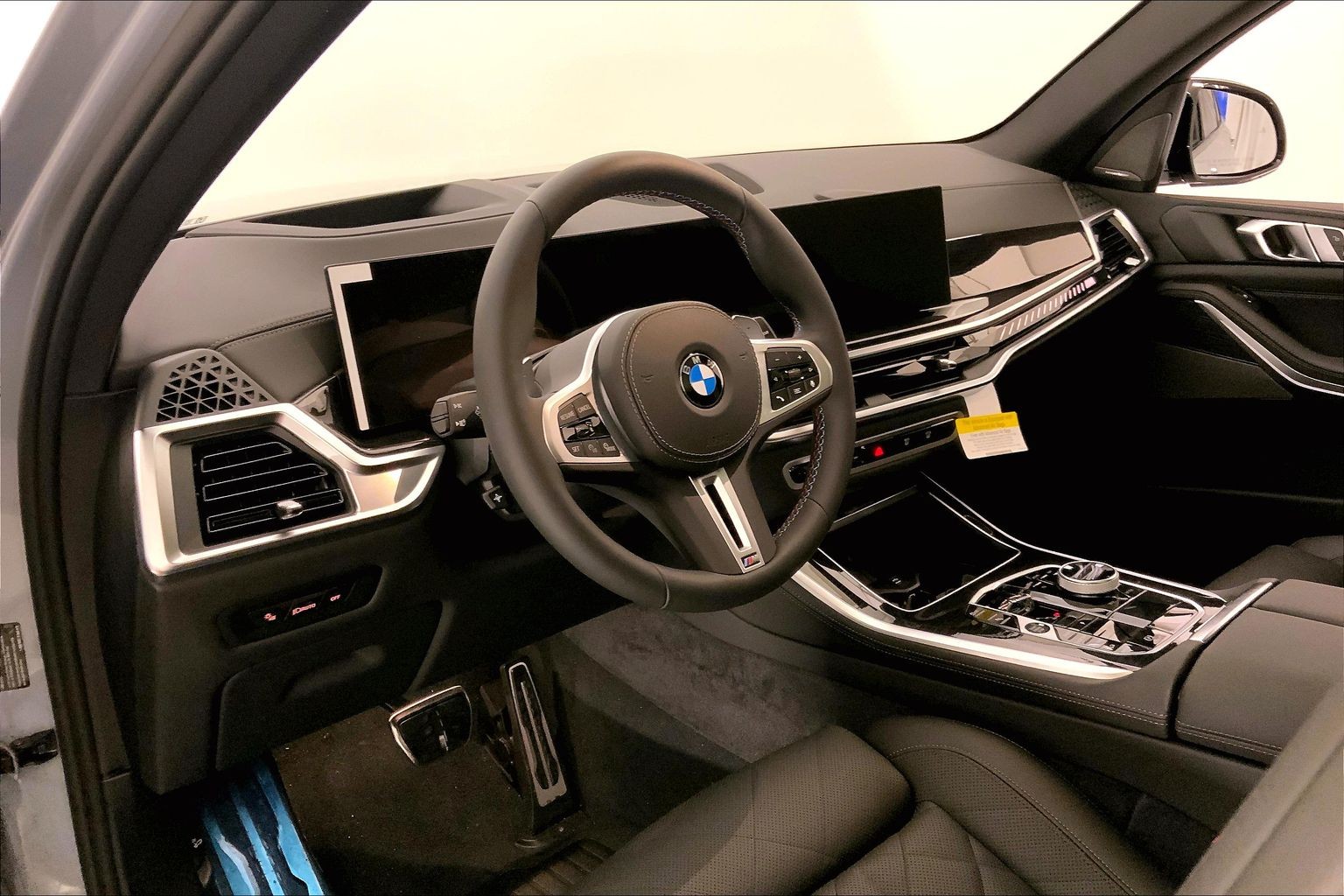 2026 BMW X5 M60i Exterior