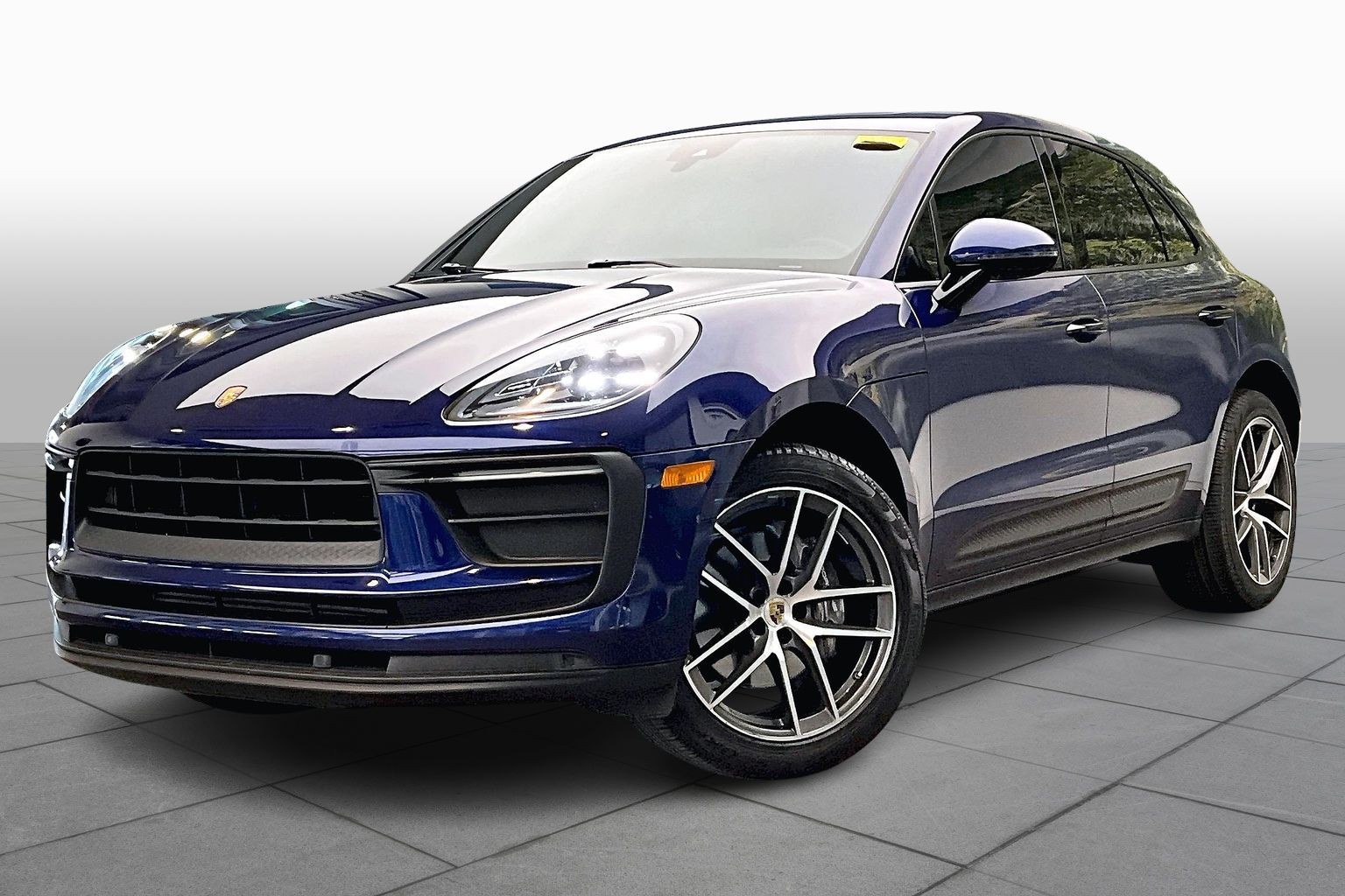 2022 Porsche Macan Base