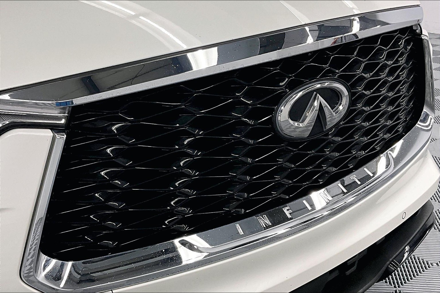 Rocker Panel Kit | INFINITI QX80 2018 Rocker Panel Kit | INFINITI QX80 2018