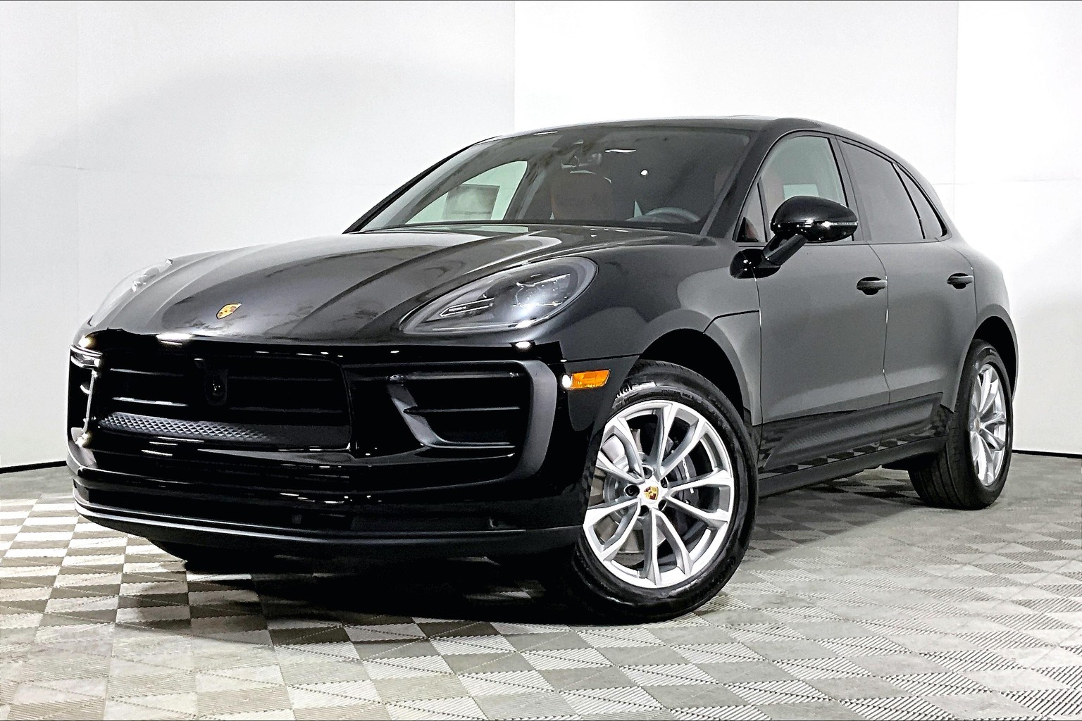 https://photos.dealerimagepro.com/lib/beverly-hills-porsche-881/10.24.2023/NEW/%28Porsche%20-%20Macan%29WP1AA2A51RLB03350/WP1AA2A51RLB03350--01.jpg?ver=1698200403