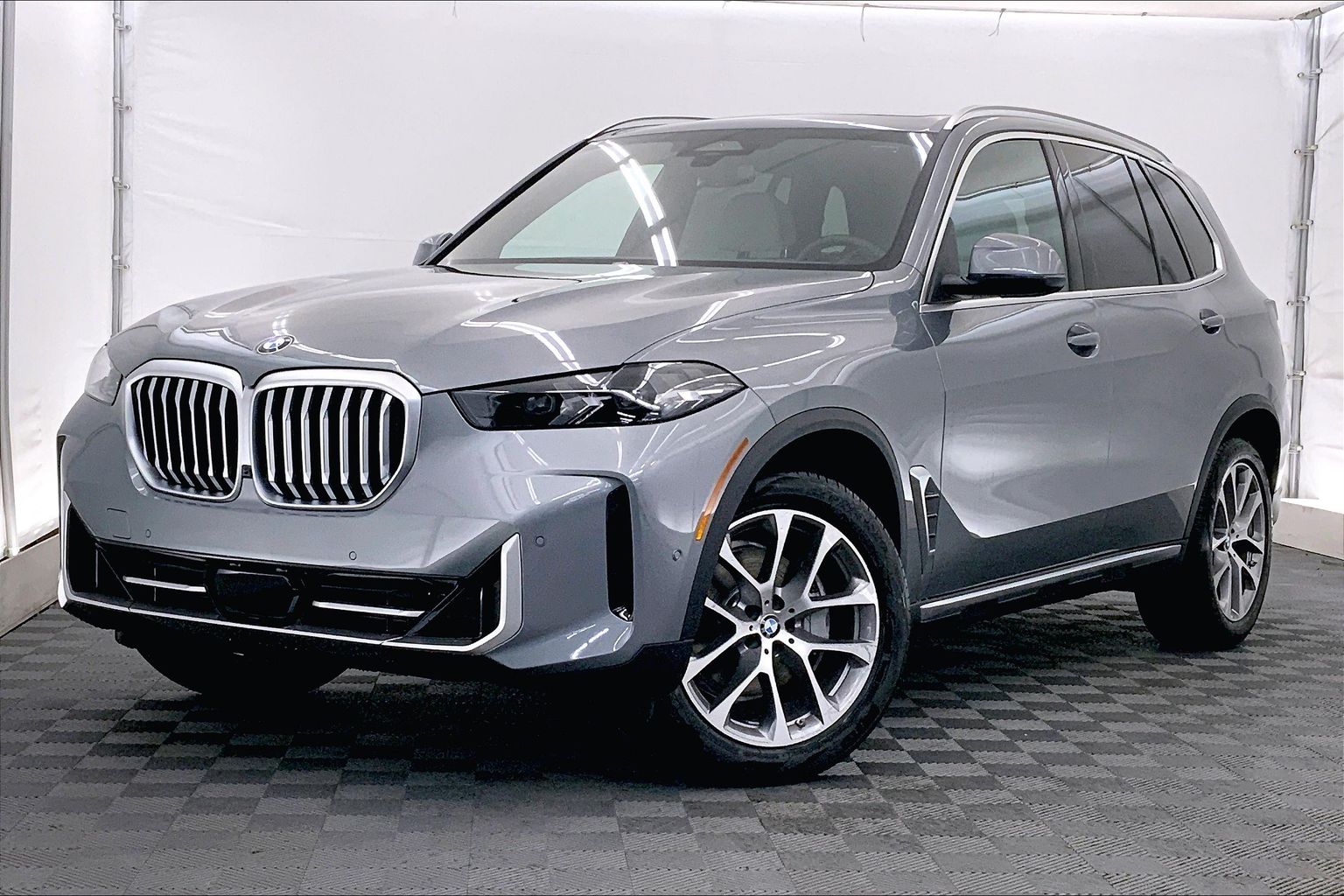 https://photos.dealerimagepro.com/lib/bmw-of-spokane/11.02.2023/NEW/%28BMW%20-%20X5%295UX23EU01R9U10238/5UX23EU01R9U10238--01.jpg?ver=1698960102