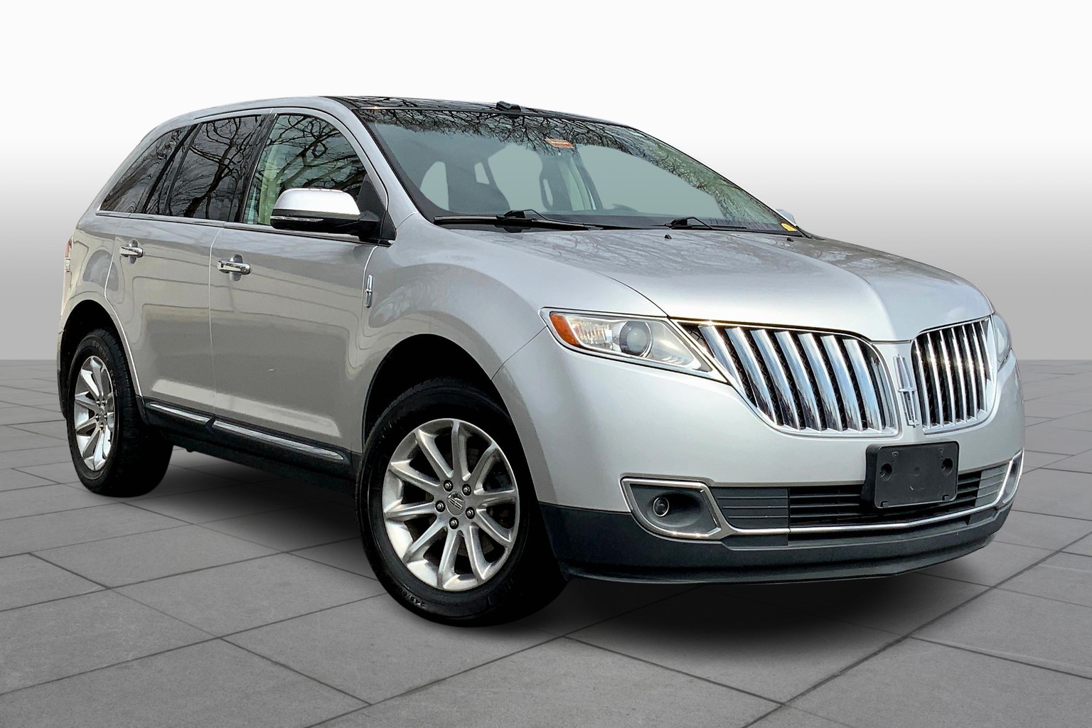 Used 2013 Lincoln MKX  with VIN 2LMDJ8JK9DBL60045 for sale in Stratham, NH