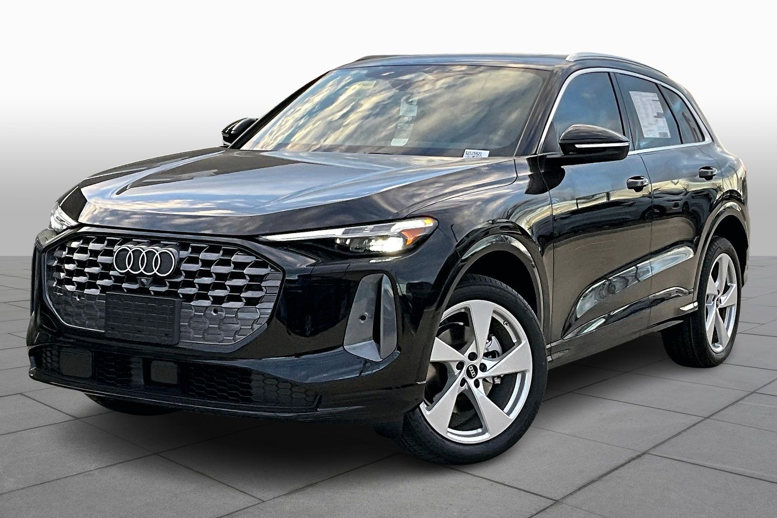 2025 Audi Q5 40 Premium Plus's photo