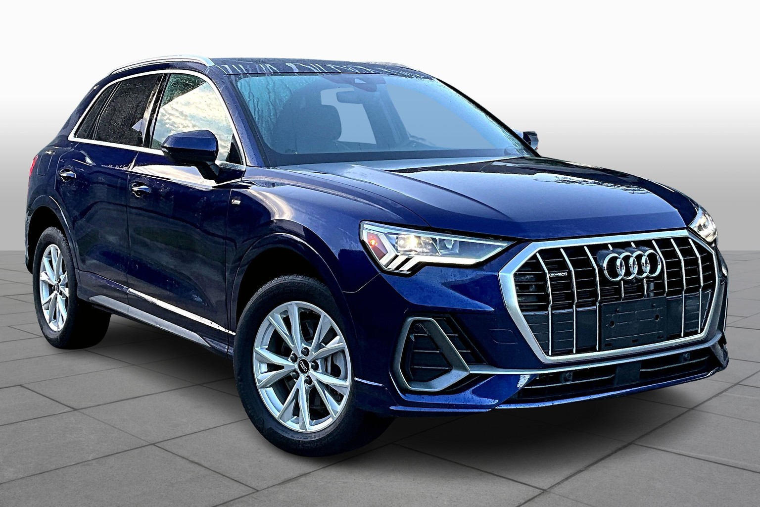 Q3 Premium Plus S Line 45 TFSI quattro