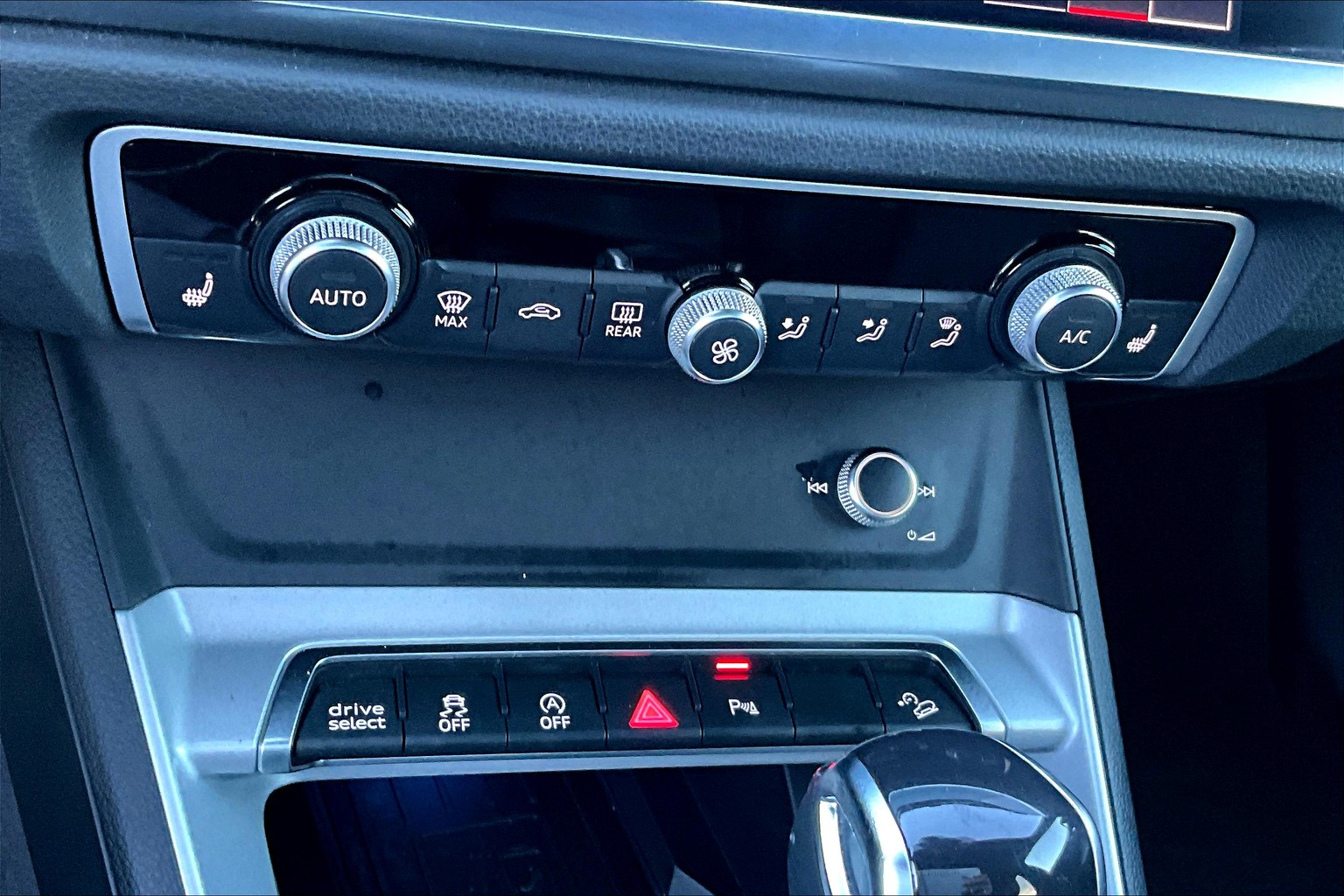 Q3 Premium Plus S Line 45 TFSI quattro