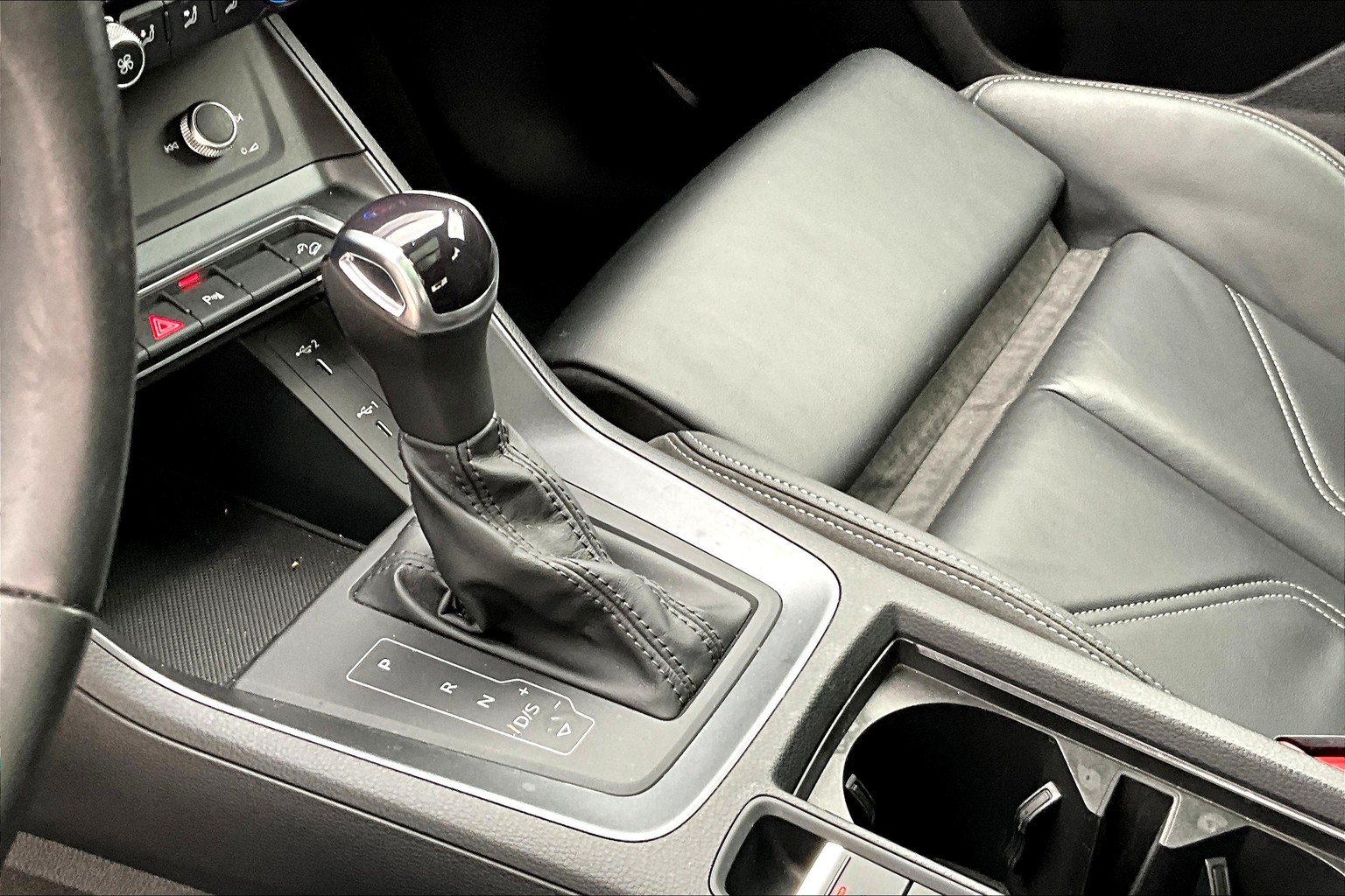 Q3 Premium S Line 45 TFSI quattro