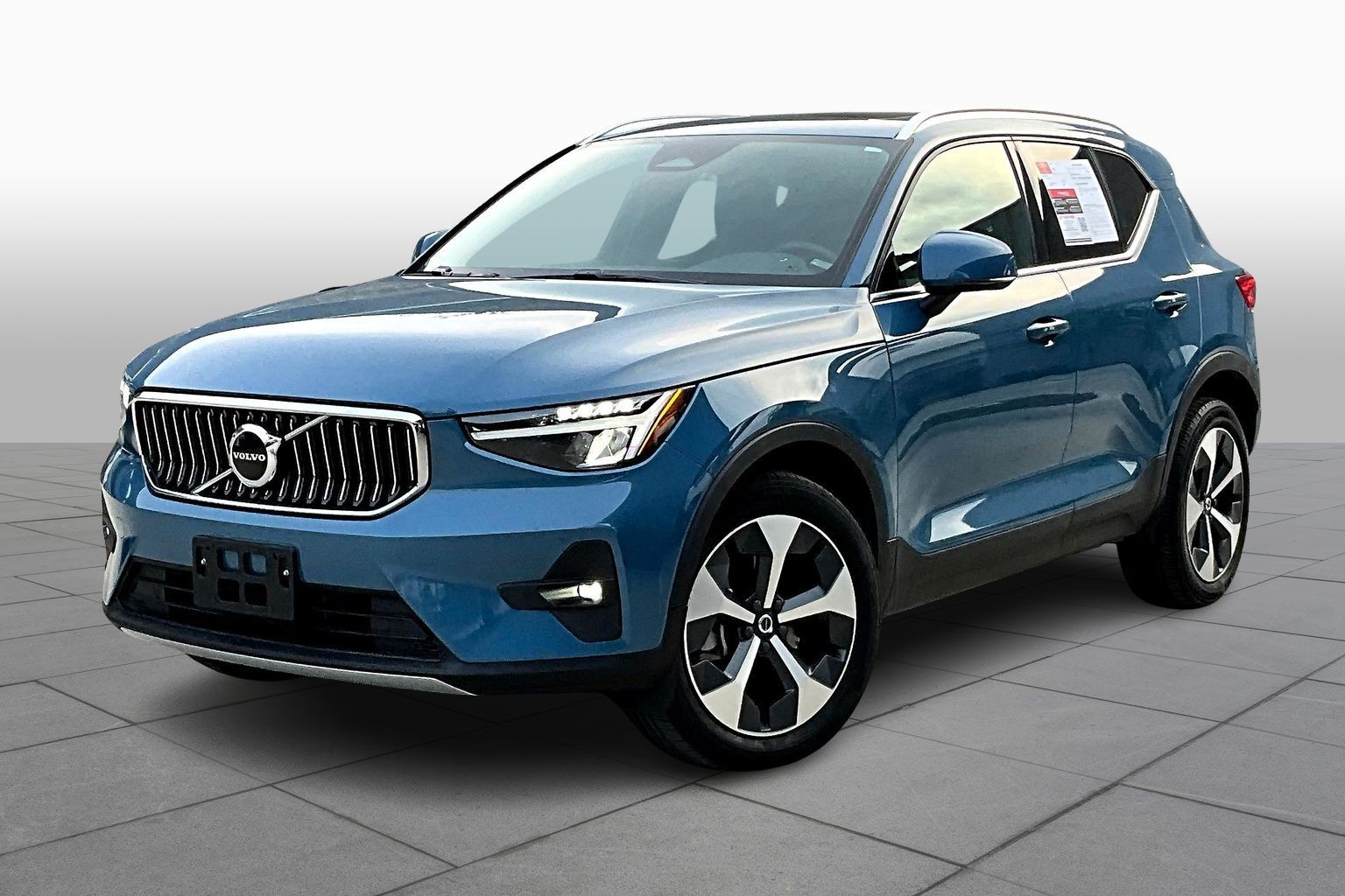 2023 Volvo XC40