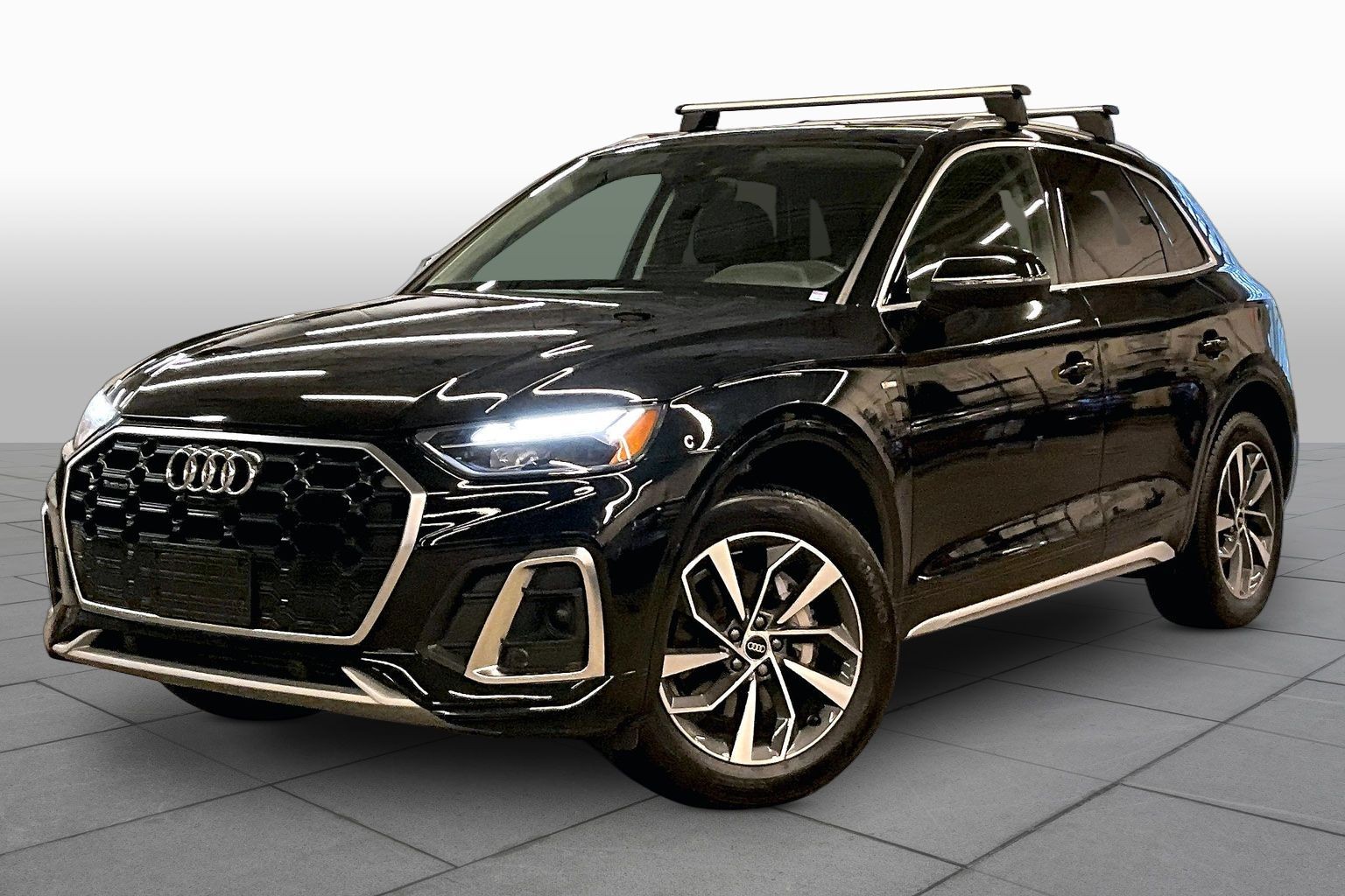 2023 Audi Q5 45 Premium Plus's photo