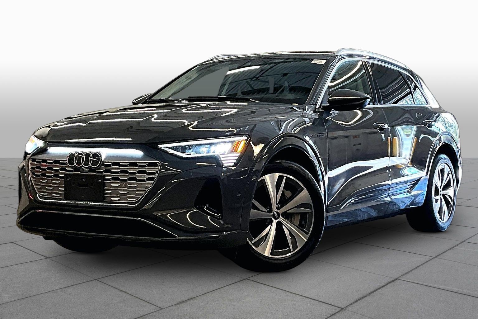 2024 Audi Q8 e-tron Prestige