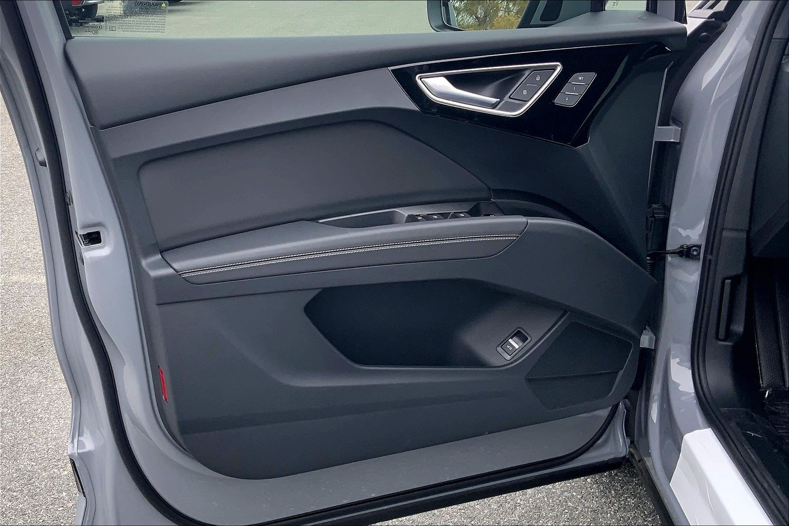 2025 Audi Q4 e-tron Prestige - Photo 10