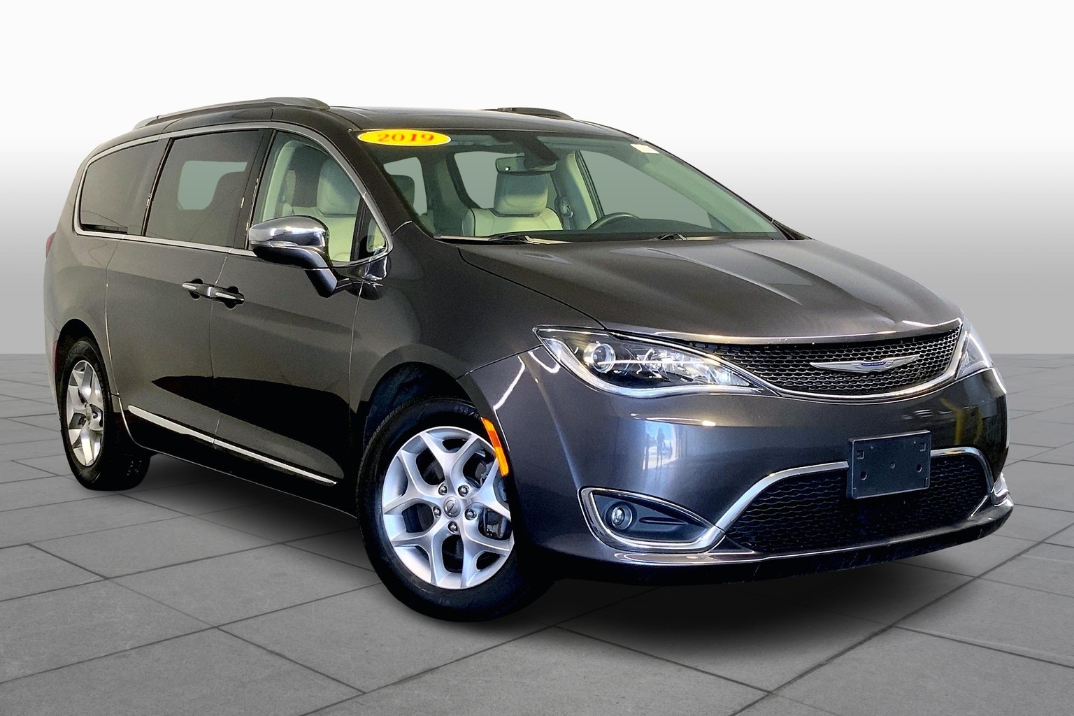 Used 2019 Chrysler Pacifica Limited with VIN 2C4RC1GGXKR731213 for sale in Westwood, MA