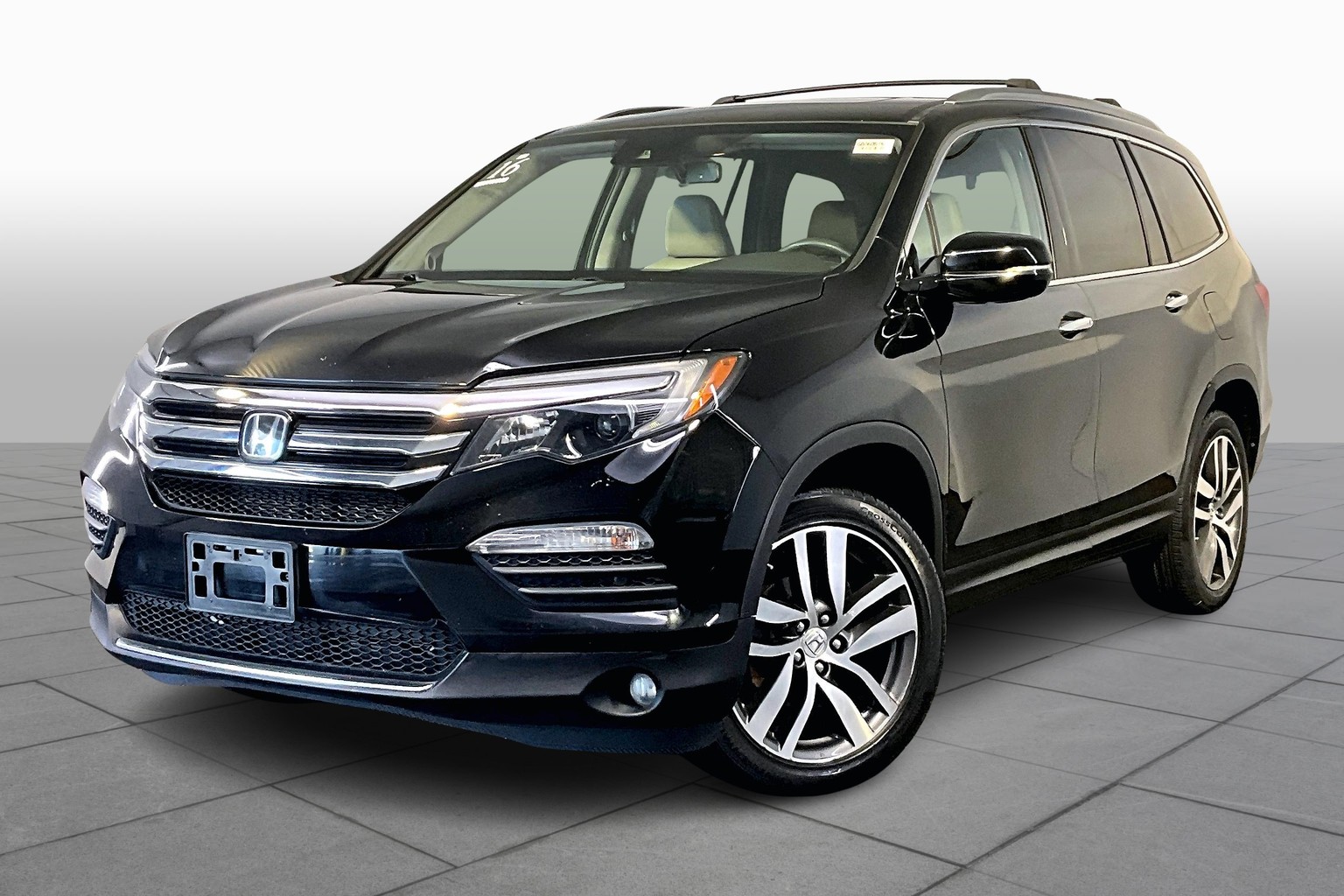Pilot Touring w/Navigation and Rear Entertainment System