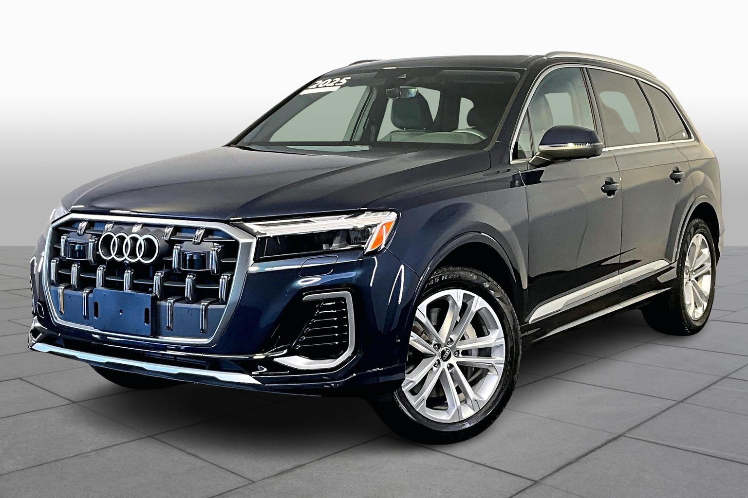 2025 Audi Q7 Premium's photo
