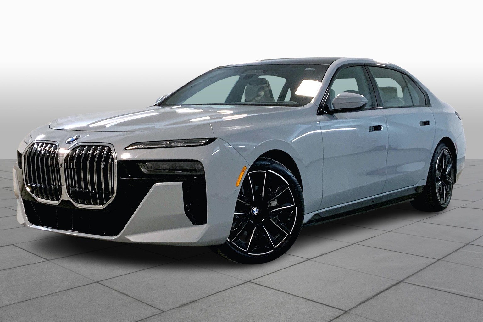 2023 BMW i7 xDrive60's photo