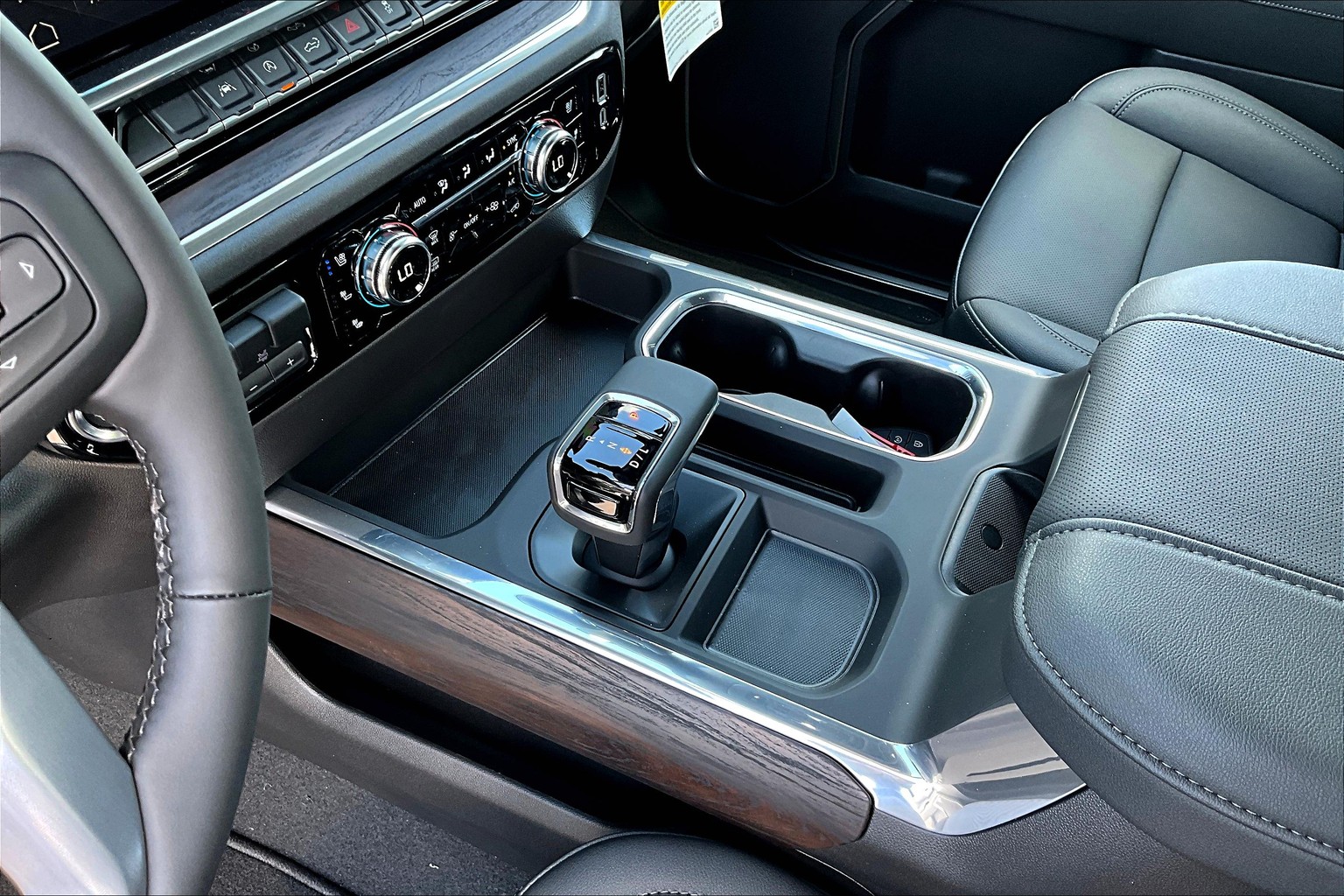2025 Gmc Sierra 1500 SLT photo 11
