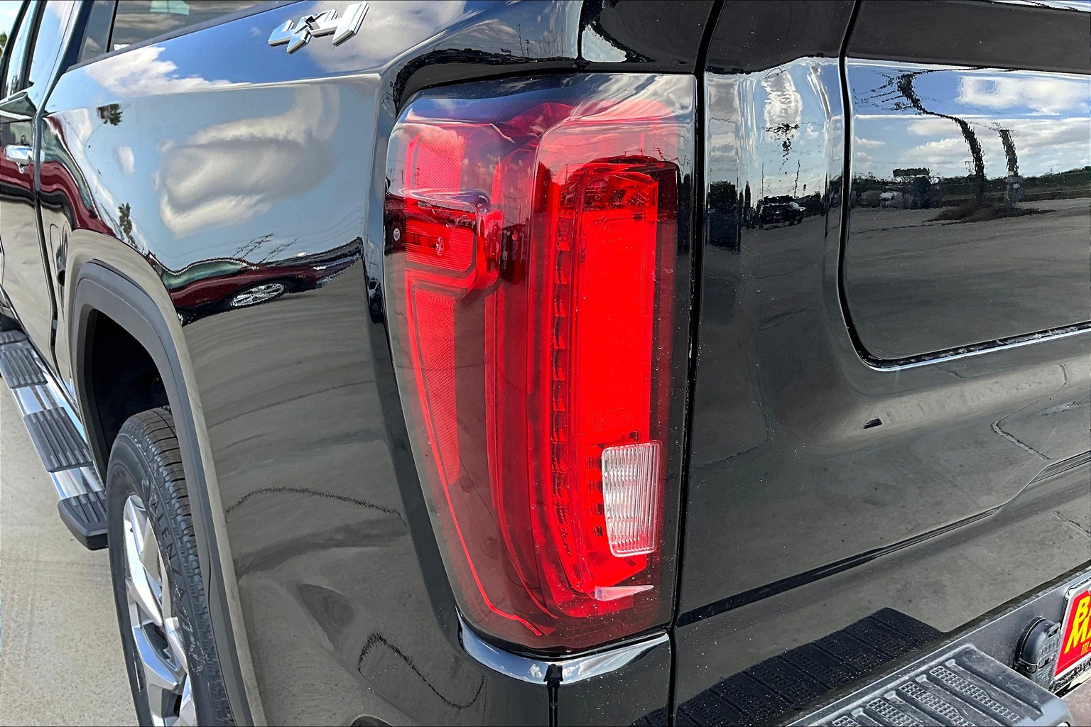 2025 Gmc Sierra 1500 SLT photo 12