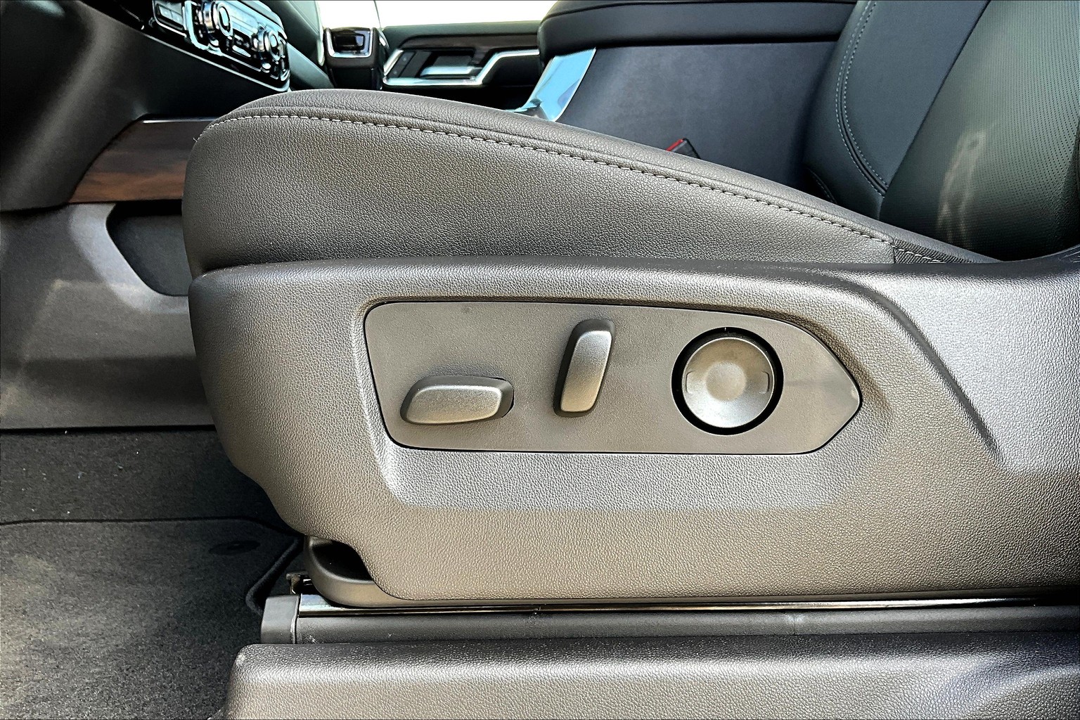 2025 Gmc Sierra 1500 SLT photo 14