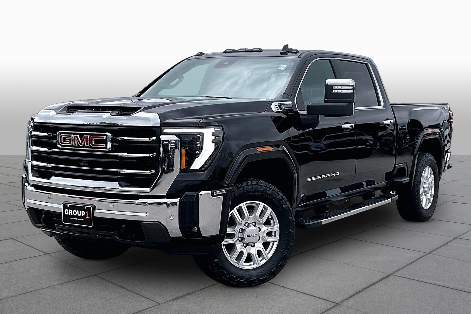 2024 GMC Sierra 4WD Crew Cab Standard Box SLT's photo