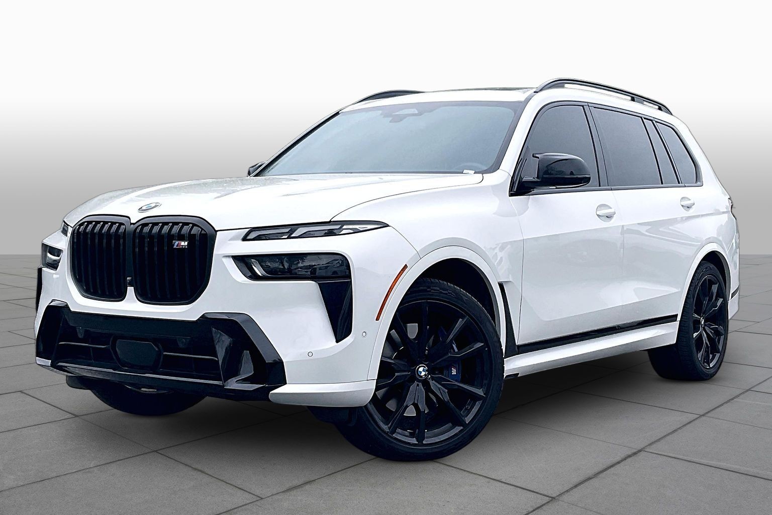 2024 BMW X7 M60i's photo