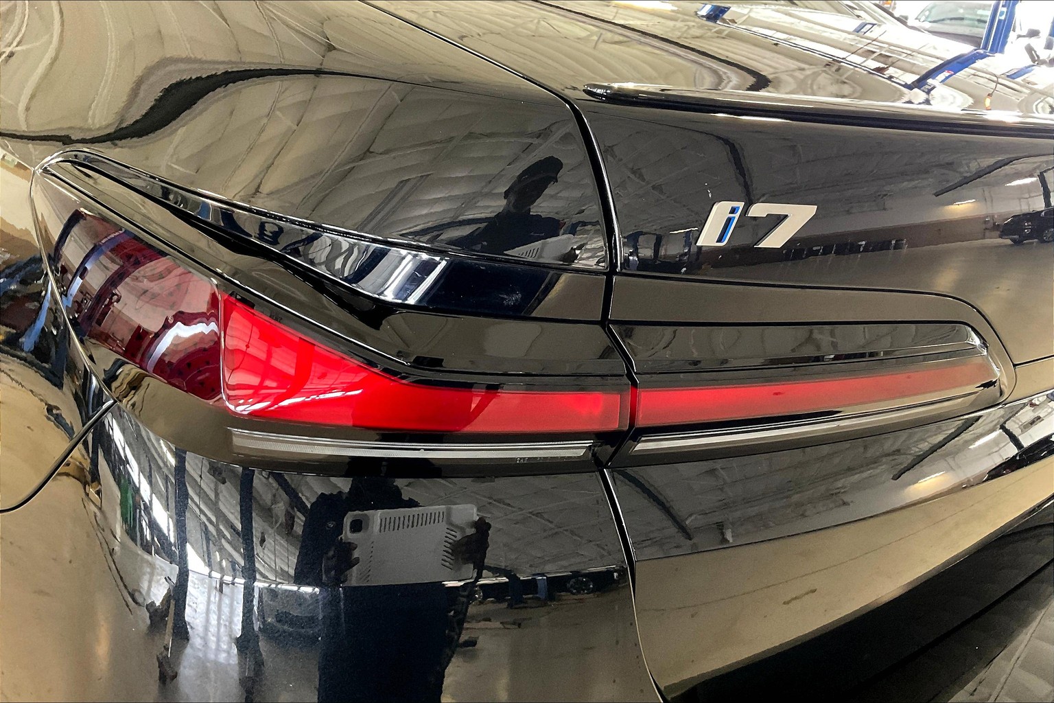 i7 xDrive60