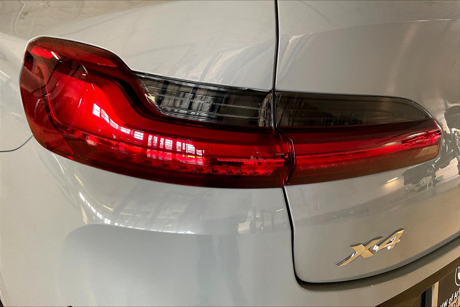 X4 30i