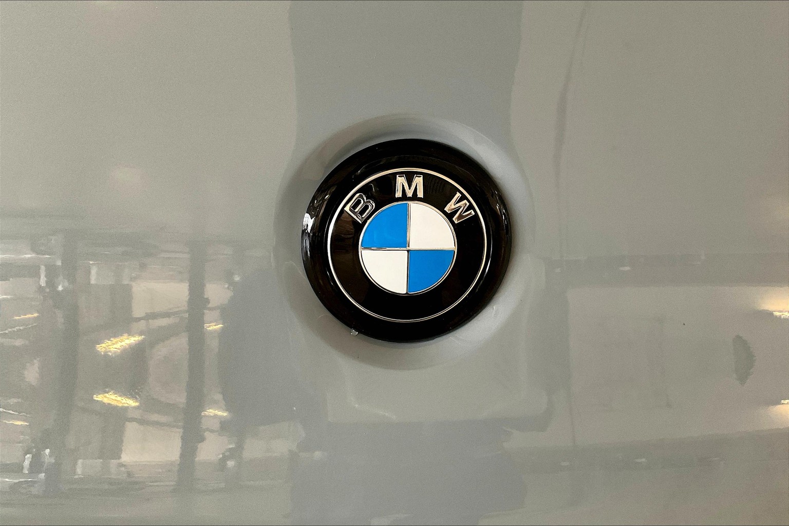 X4 30i