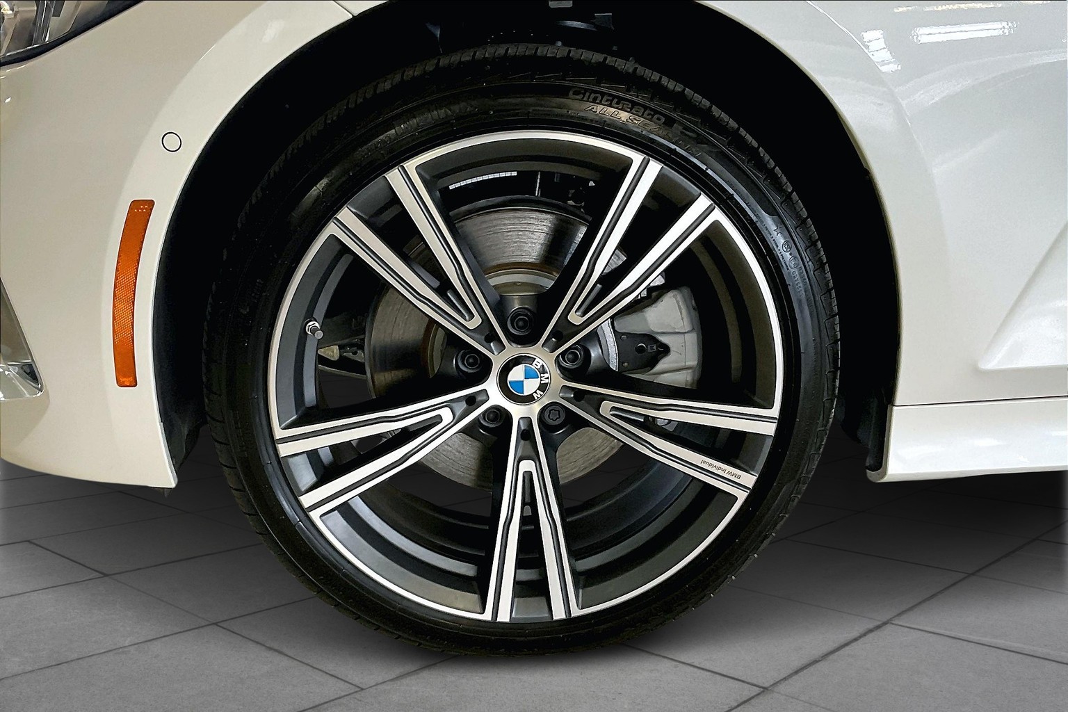 3 Series Sedan 330i xDrive