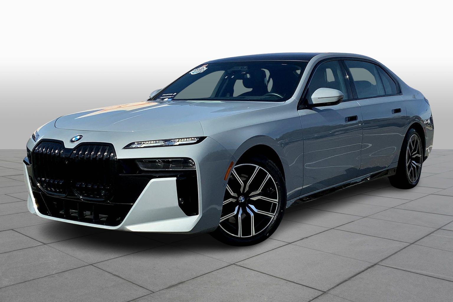 2023 BMW 7 Series 760i's photo