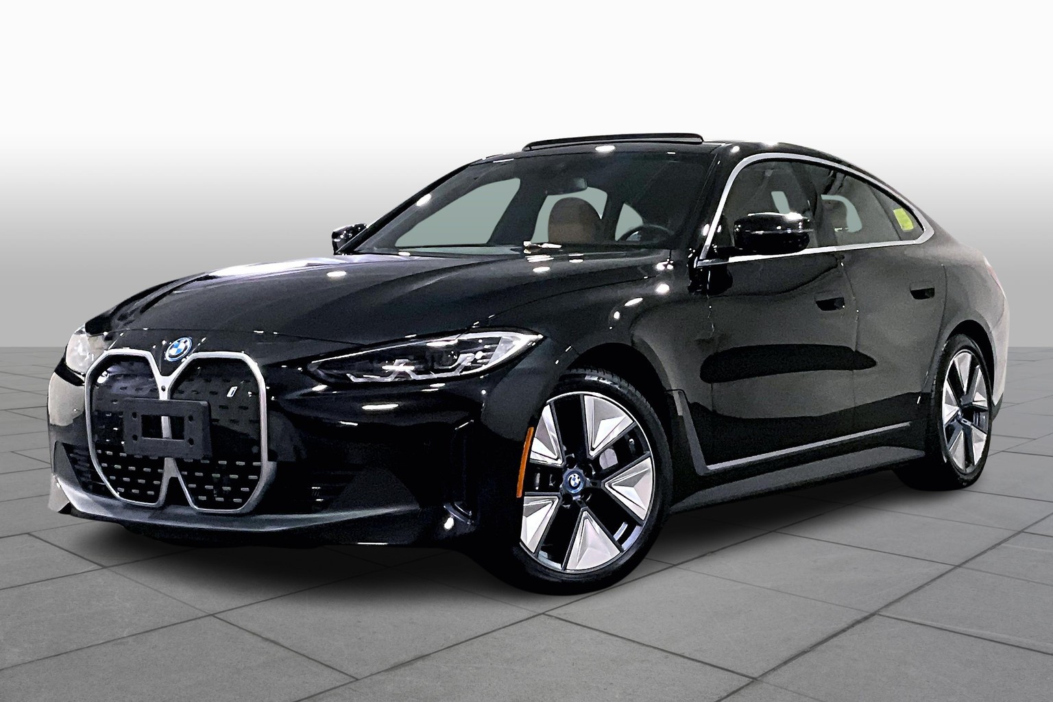 2023 BMW i4 40's photo