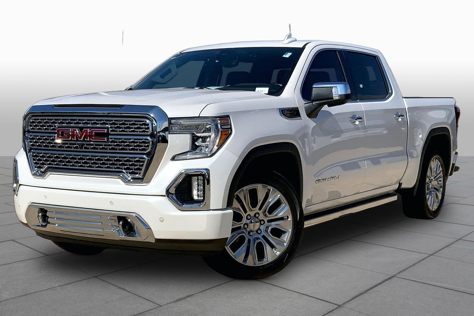 2020 GMC Sierra 4WD Crew Cab Short Box Denali's photo