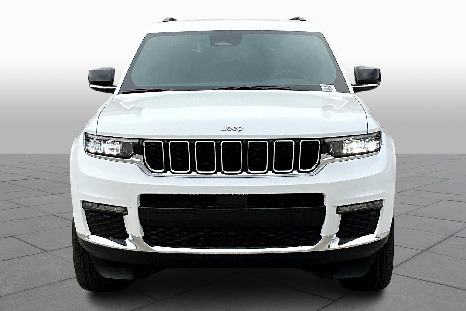 2025 Jeep Grand Cherokee Limited photo 3