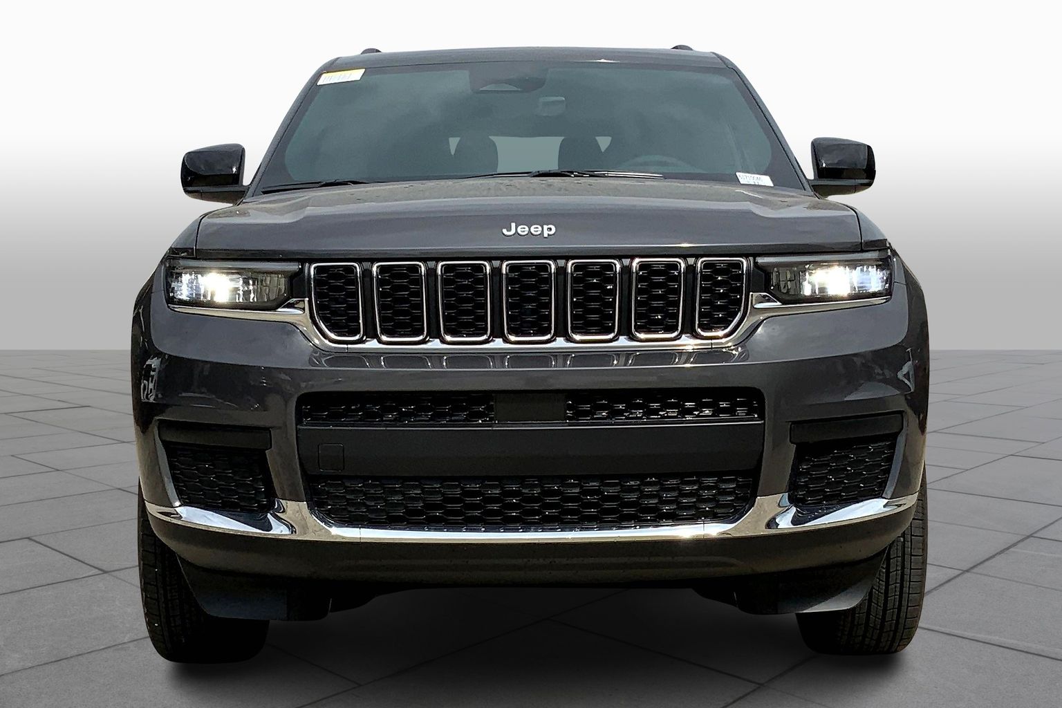 2025 Jeep Grand Cherokee Laredo X photo 3