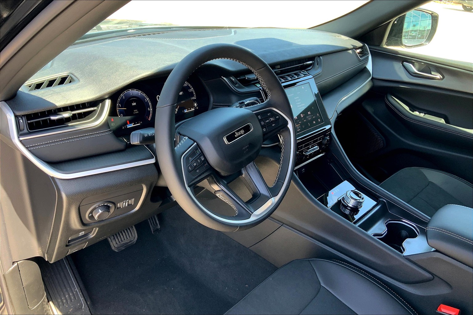 2025 Jeep Grand Cherokee Altitude X photo 9