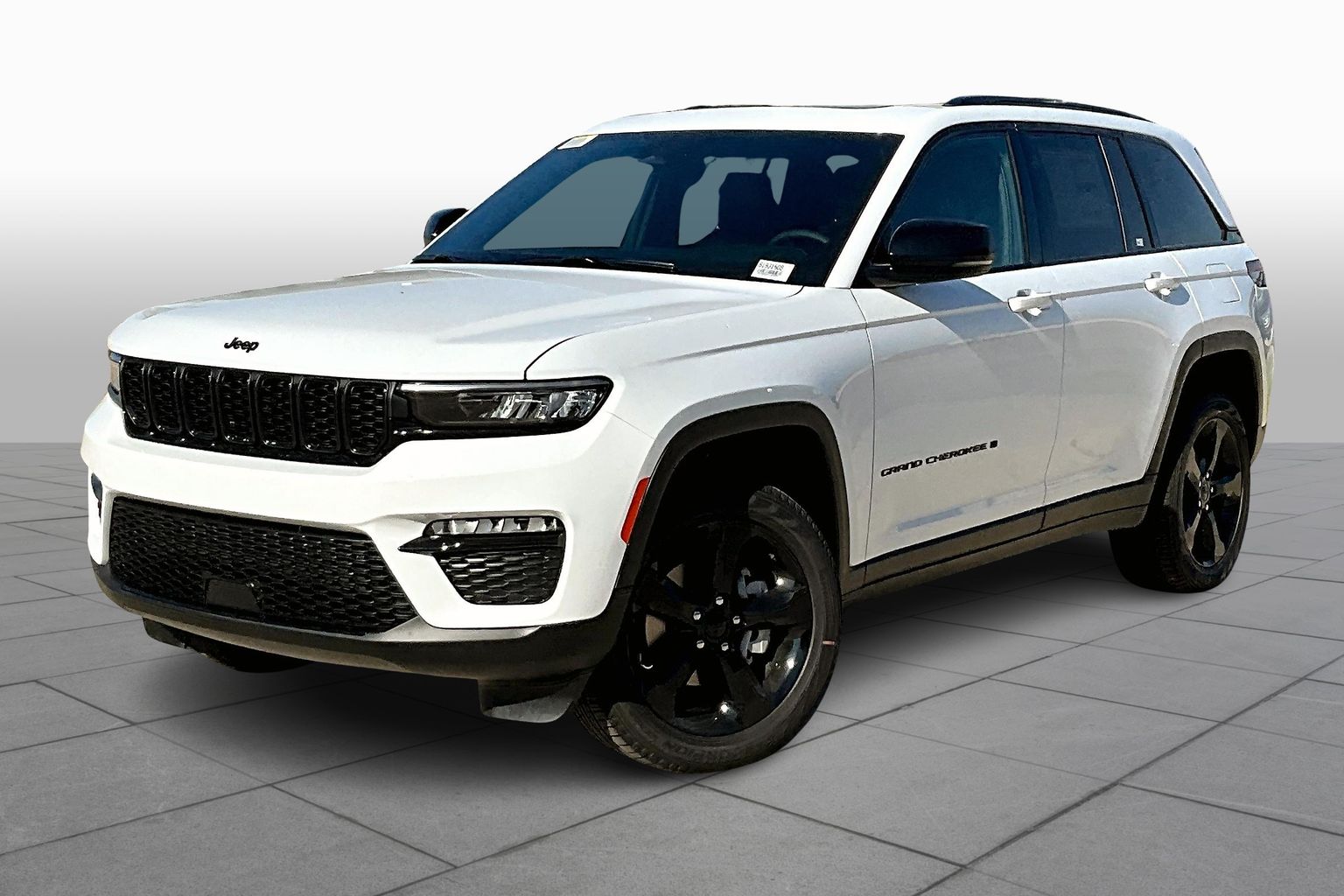 2025 Jeep Grand Cherokee Limited photo 2