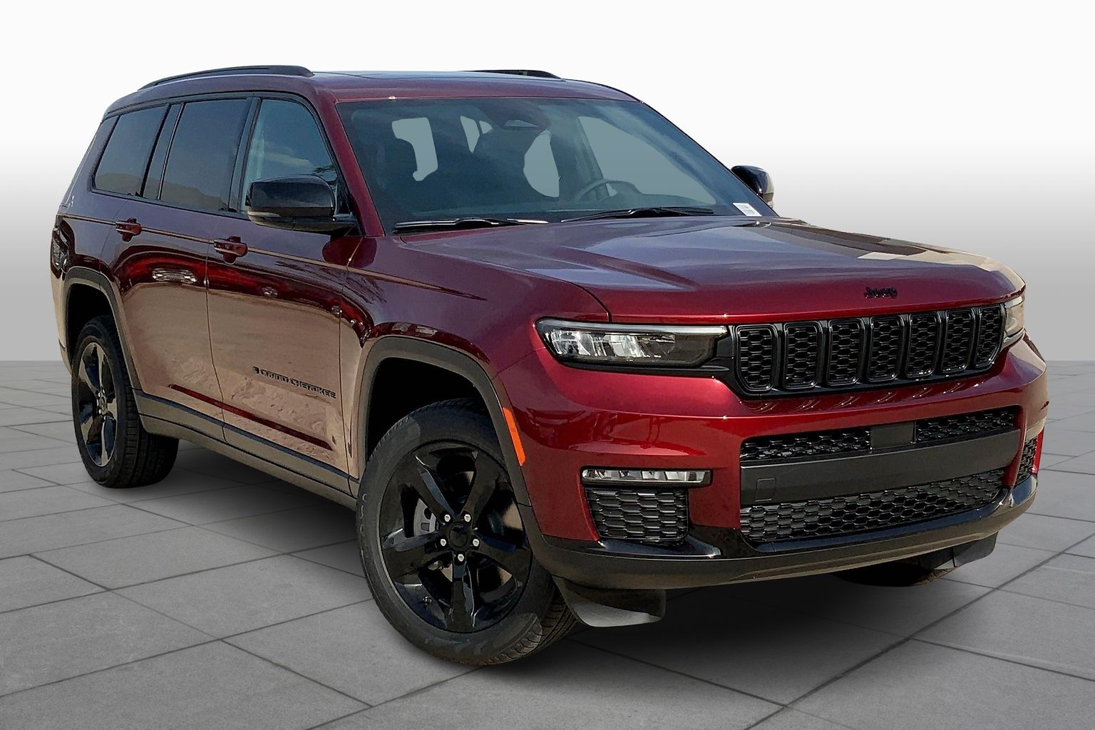 2025 Jeep Grand Cherokee Limited photo 2