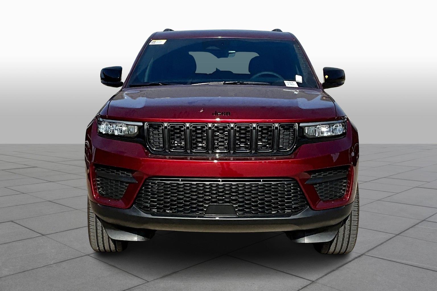 2025 Jeep Grand Cherokee Laredo Altitude photo 3