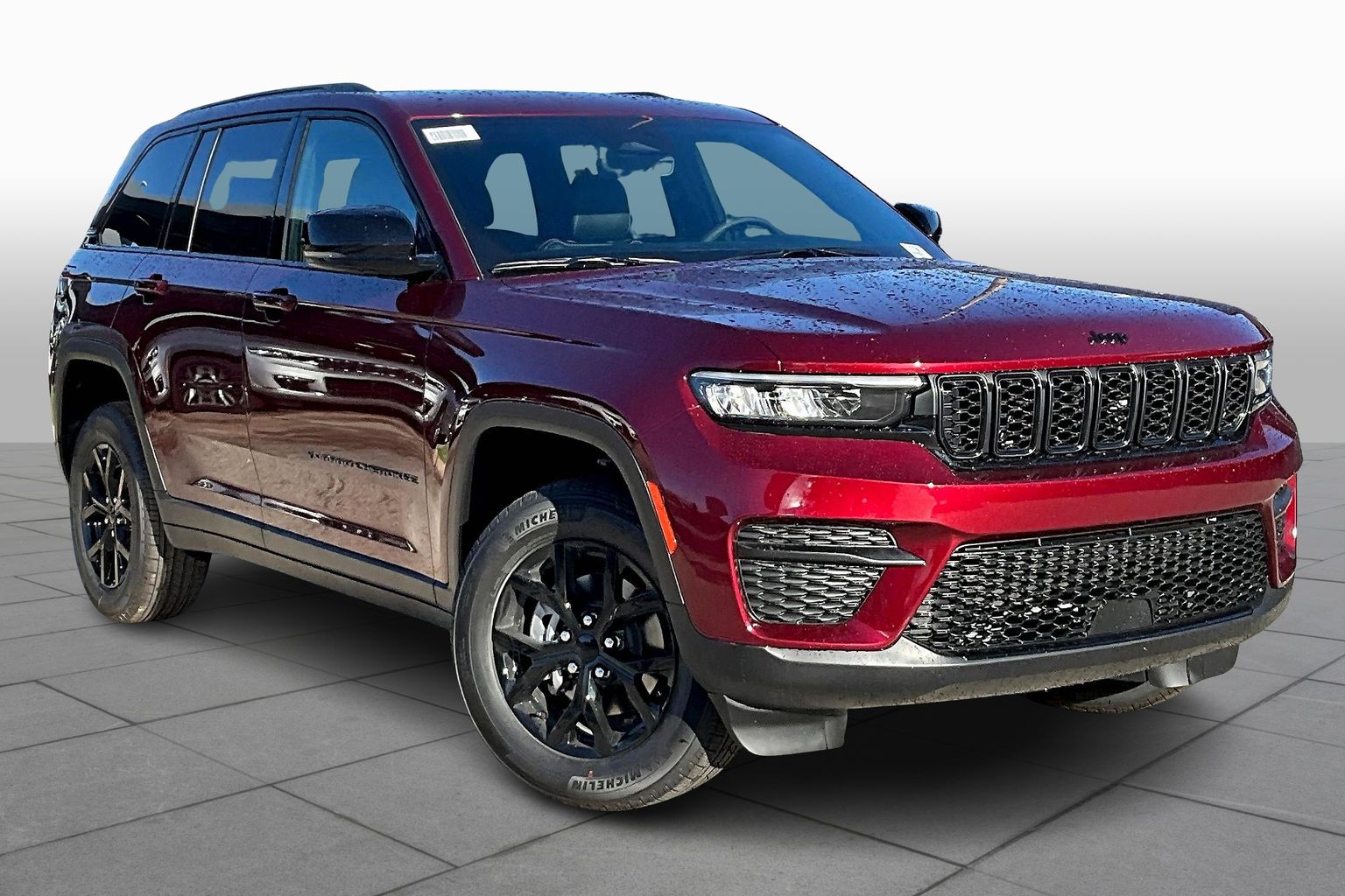 2025 Jeep Grand Cherokee Laredo Altitude photo 2