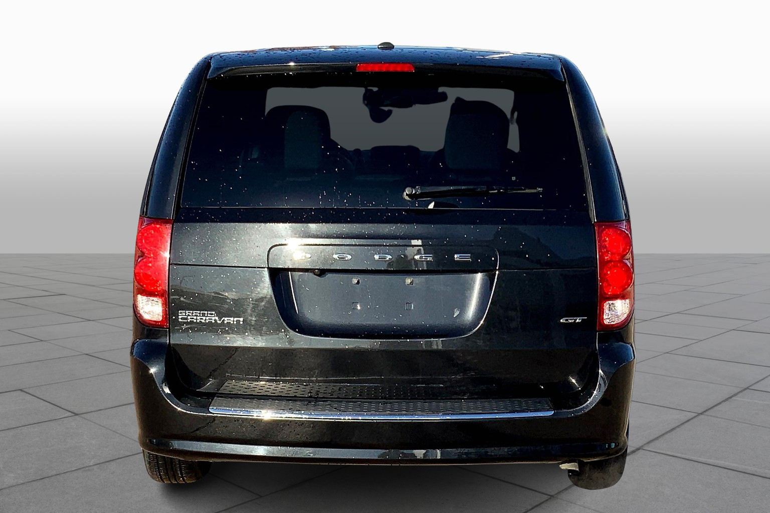 dodge grand caravan 2022 trunk