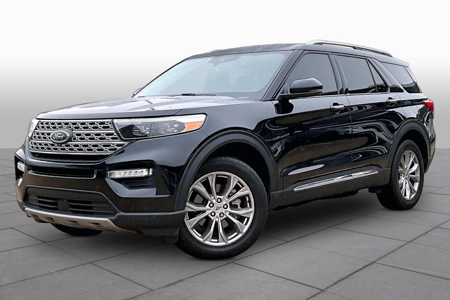 2020 Ford Explorer Limited 4WD's photo