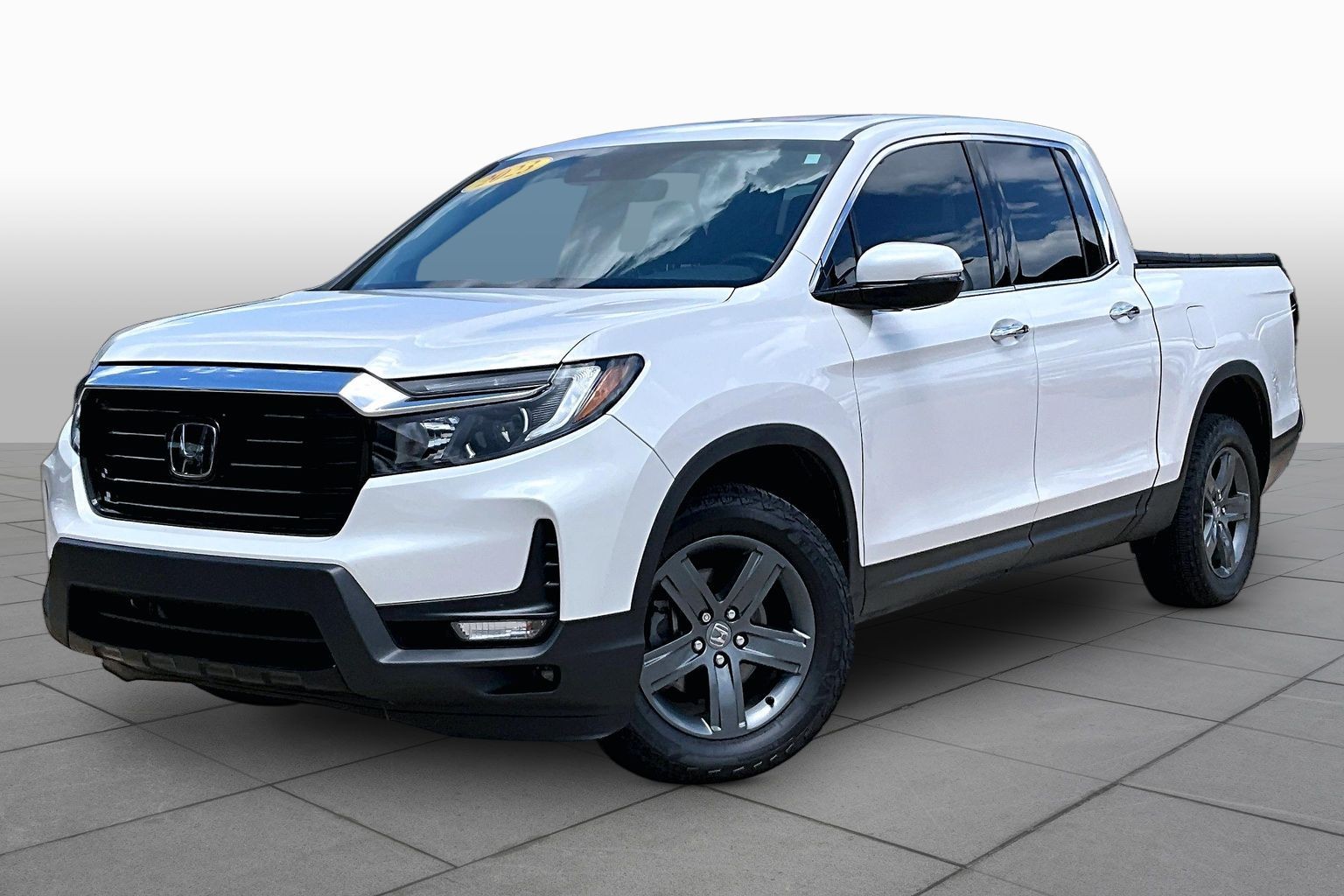 2023 Honda Ridgeline RTL-E AWD's photo