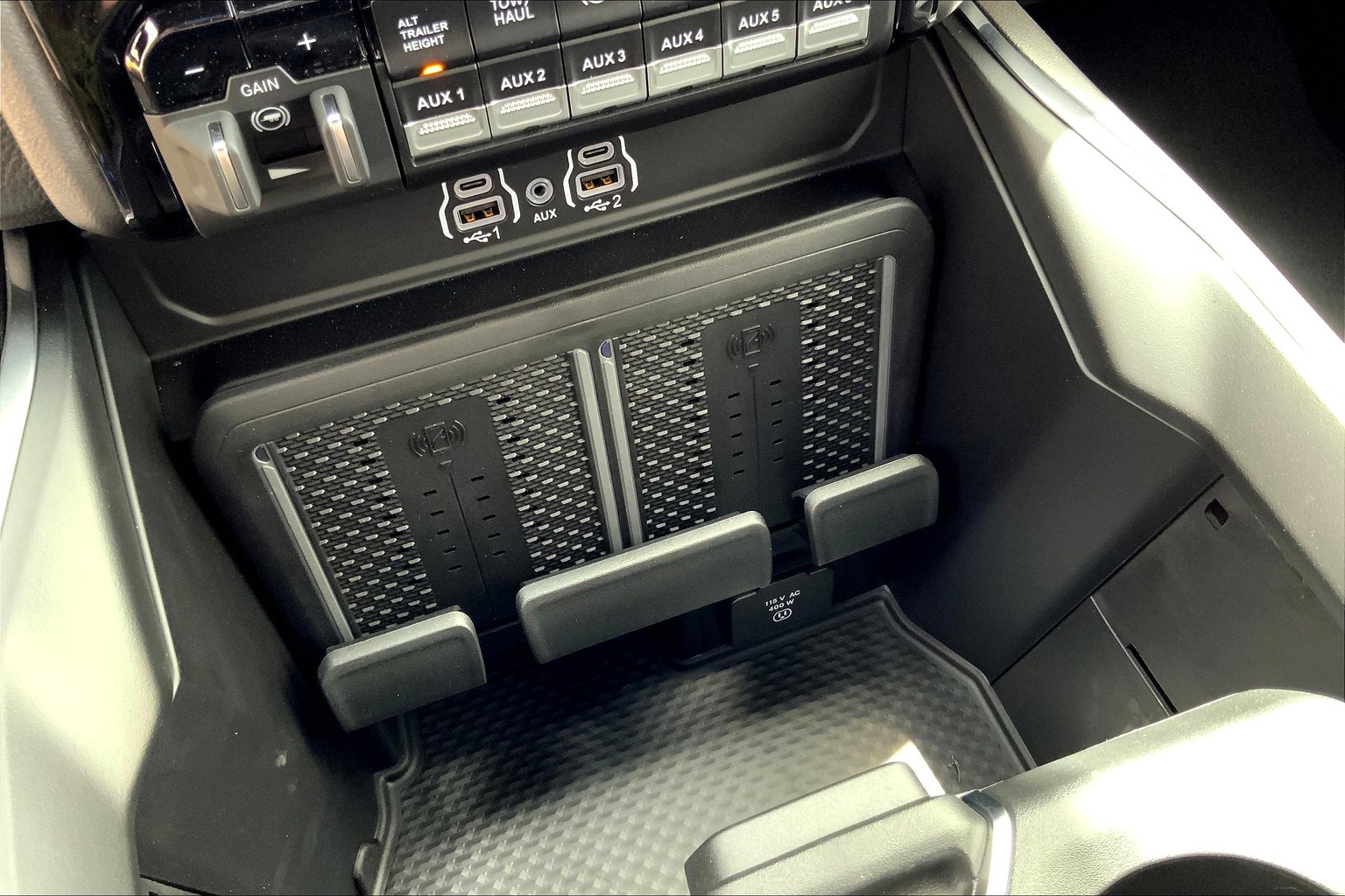 3500 Mega Cab Laramie