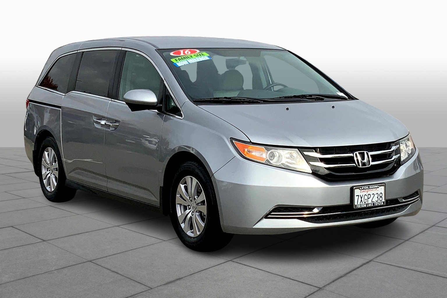 Used 2016 Honda Odyssey SE with VIN 5FNRL5H30GB163611 for sale in Folsom, CA