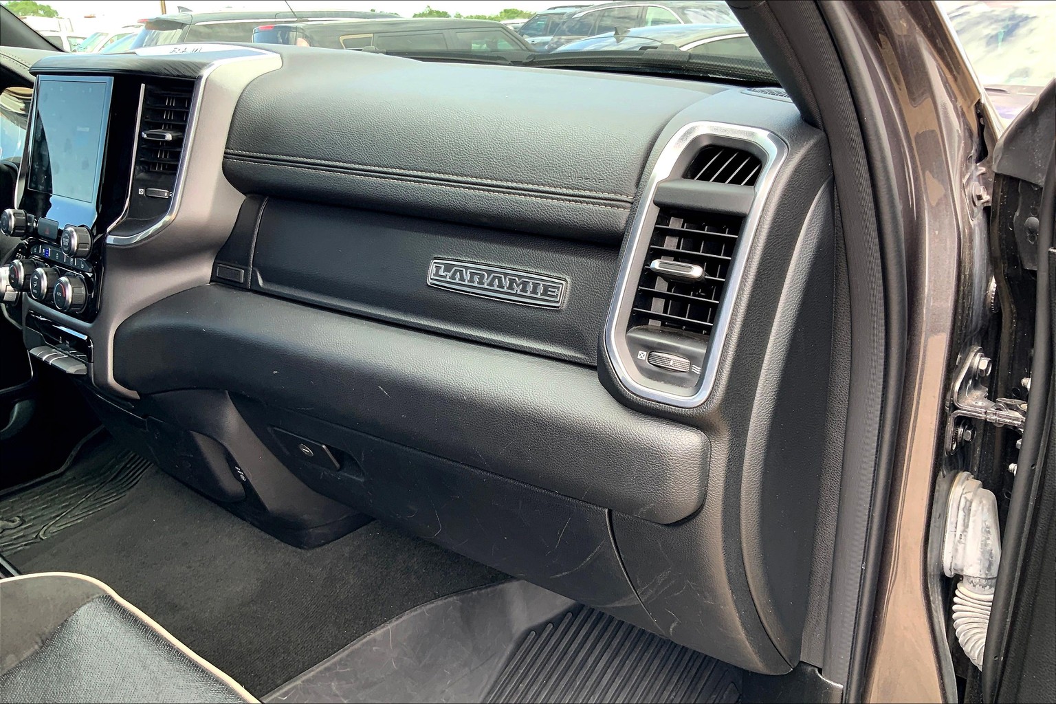 1500 Crew Cab Laramie