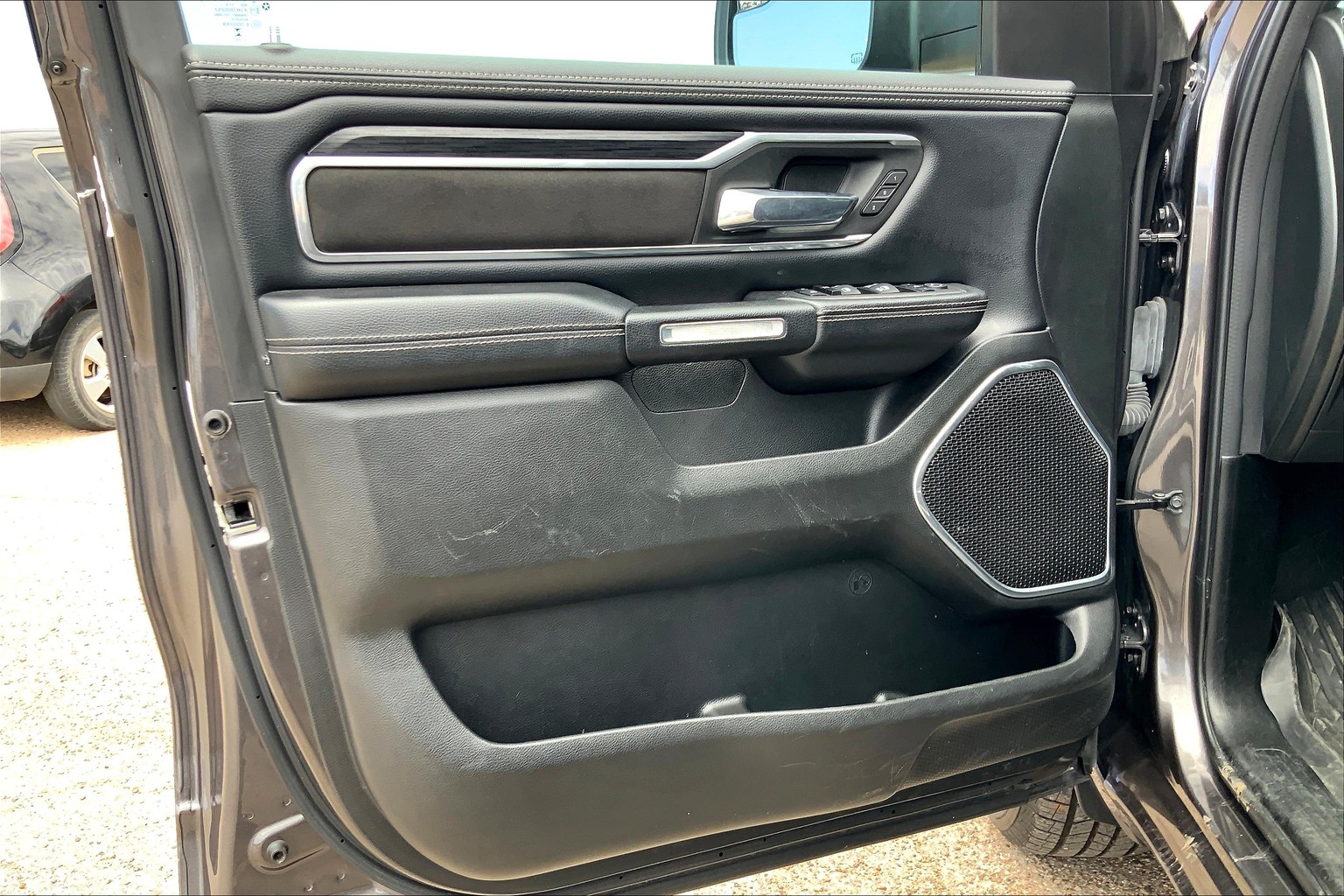 1500 Crew Cab Laramie