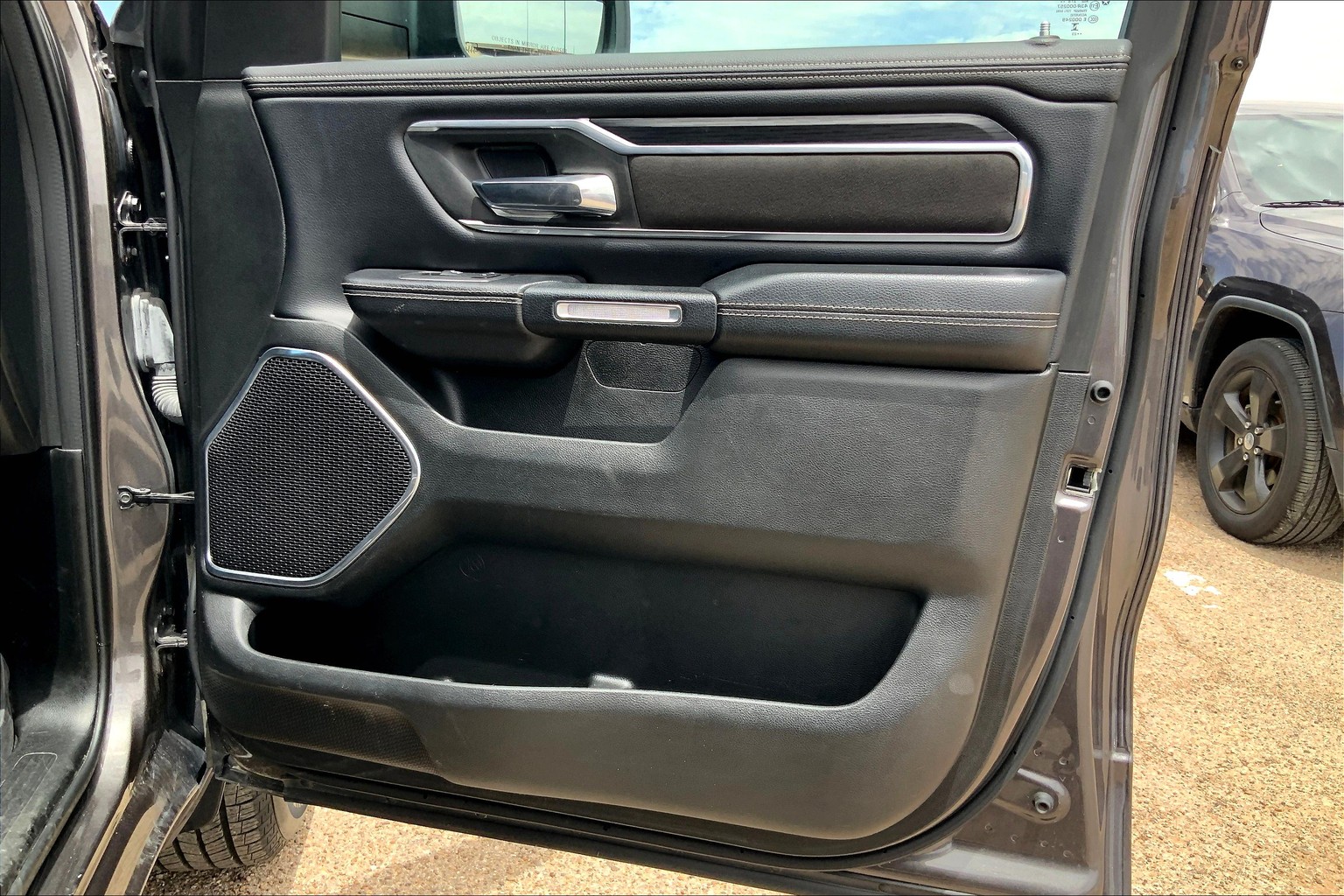 1500 Crew Cab Laramie