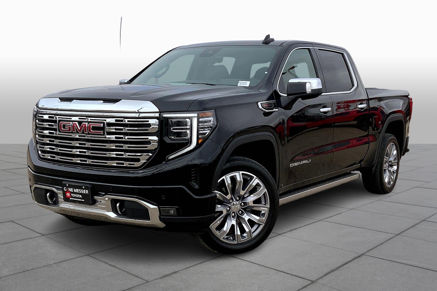 2023 GMC Sierra 4WD Crew Cab Short Box Denali's photo