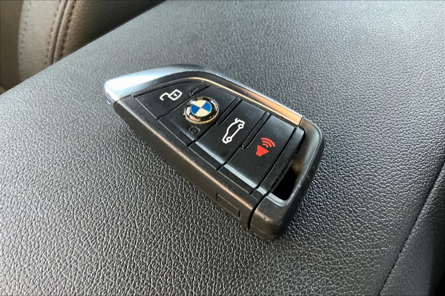 3 Series Sedan 330i