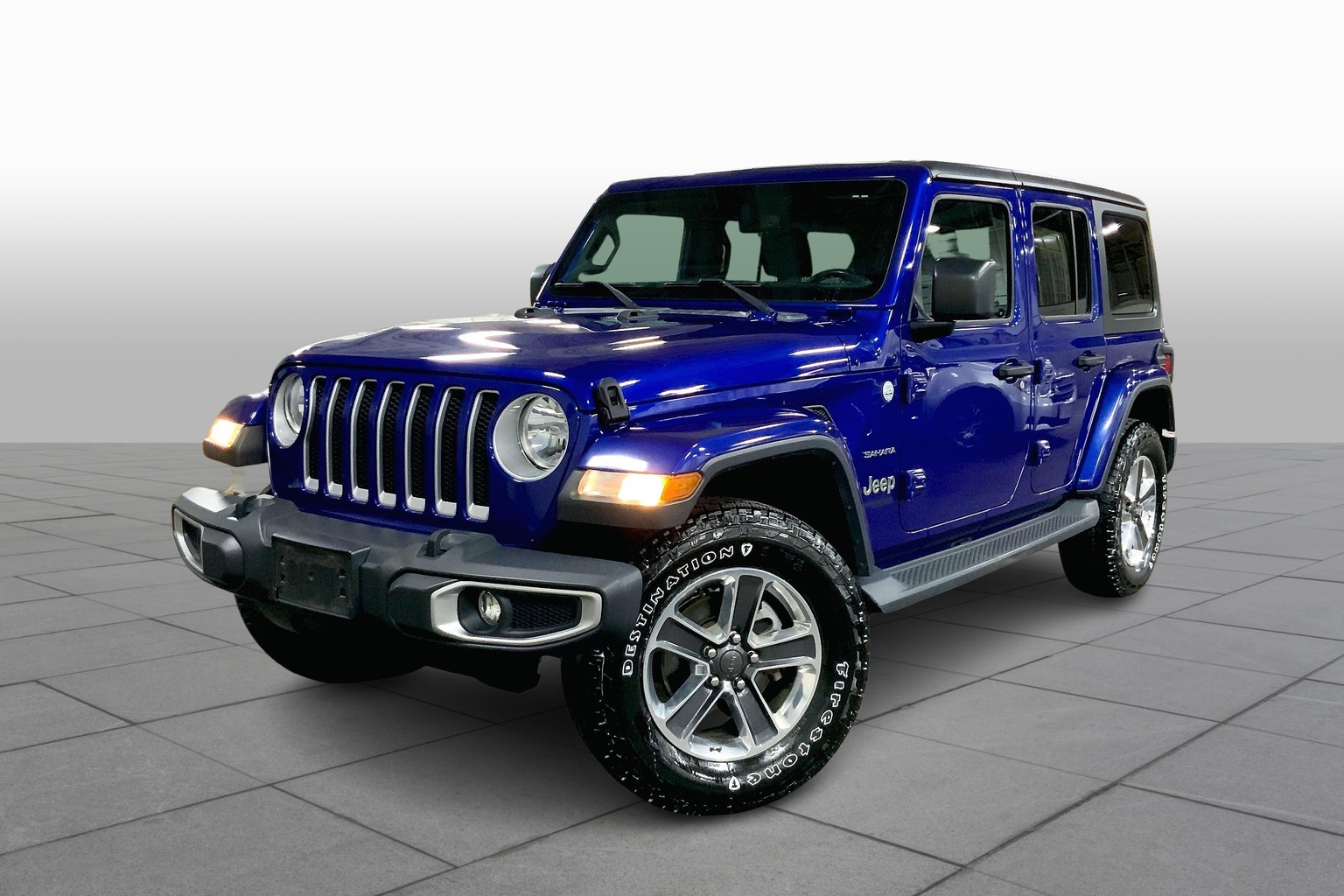 Pre-Owned 2018 Jeep Wrangler Unlimited Sahara 4x4 Sport Utility in Danvers  #JW246499 | Ira Toyota of Danvers