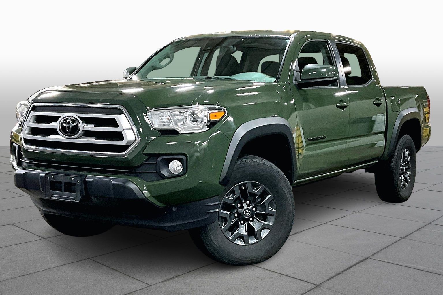 2021 Toyota Tacoma SR5's photo