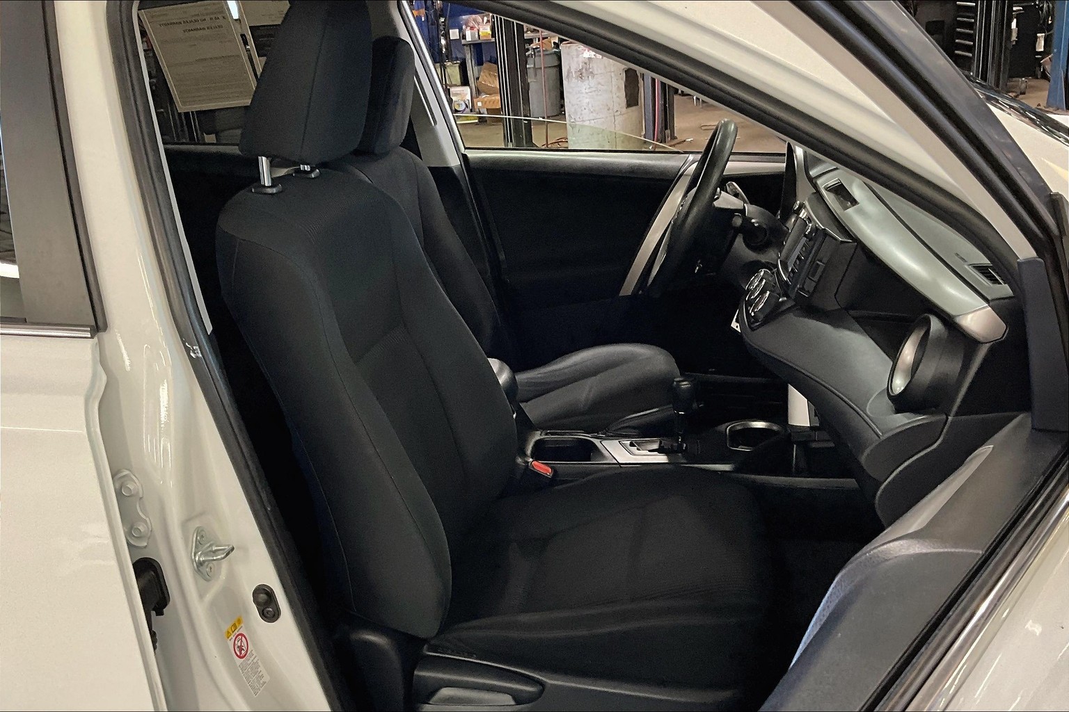 RAV4 LE